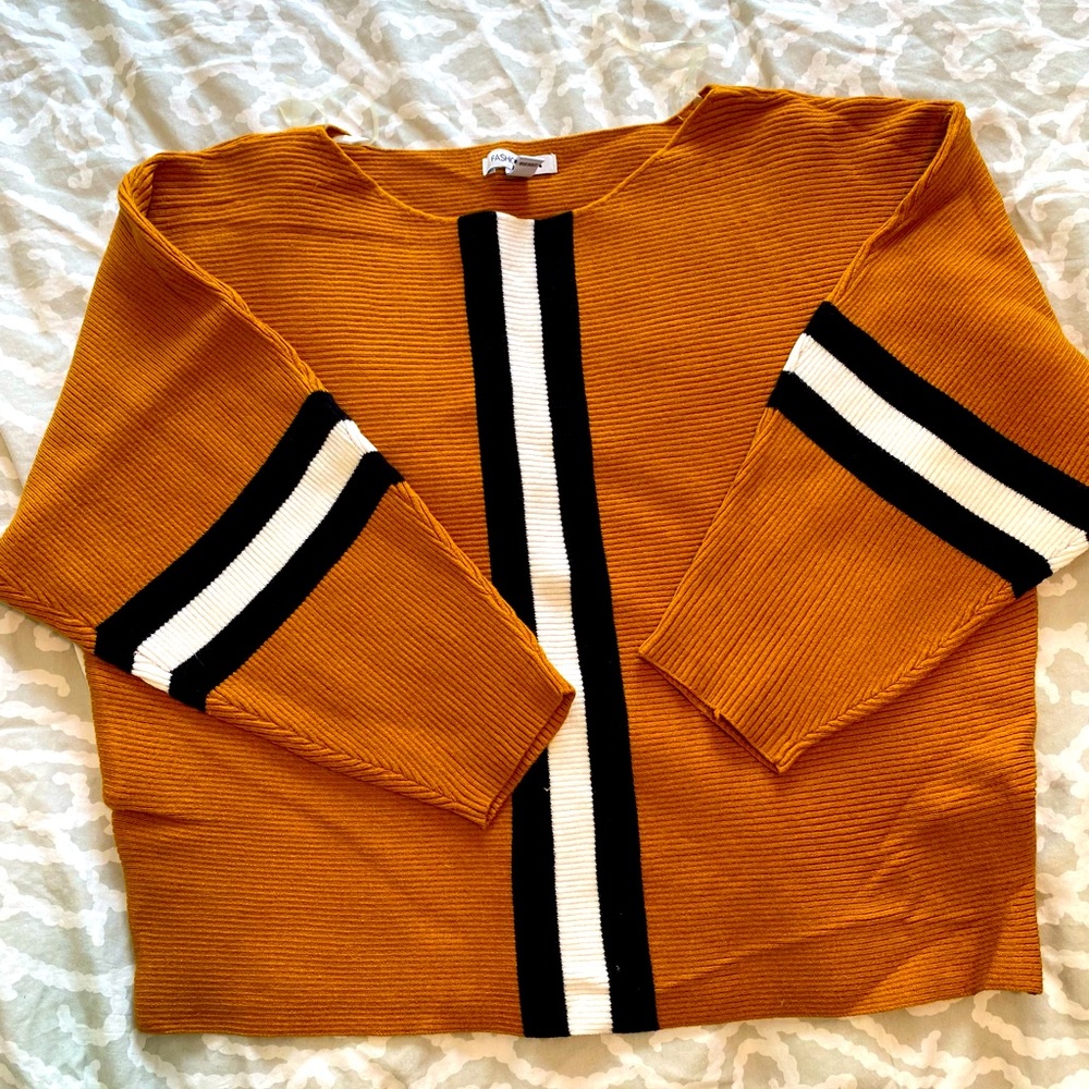 Fashion Nova 3/4 sleeve sweater